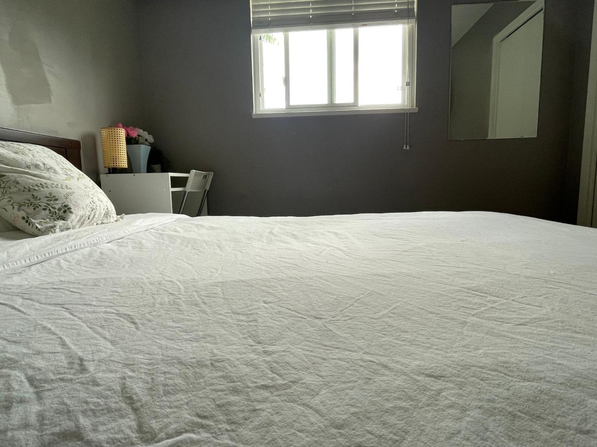 Private Room With Queen Bed In Richmond 202 Exterior foto